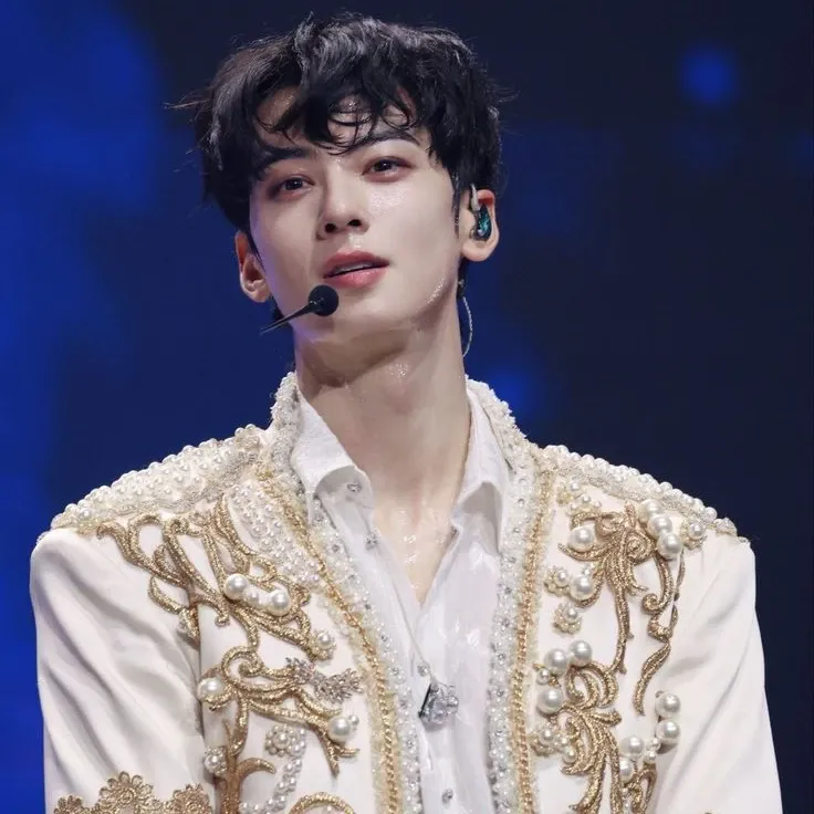 A moment captured by Eunwoo (ASTRO)'s fan
