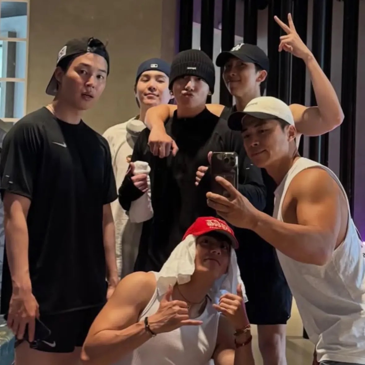 SUGA (防彈少年團)的最新活動照片