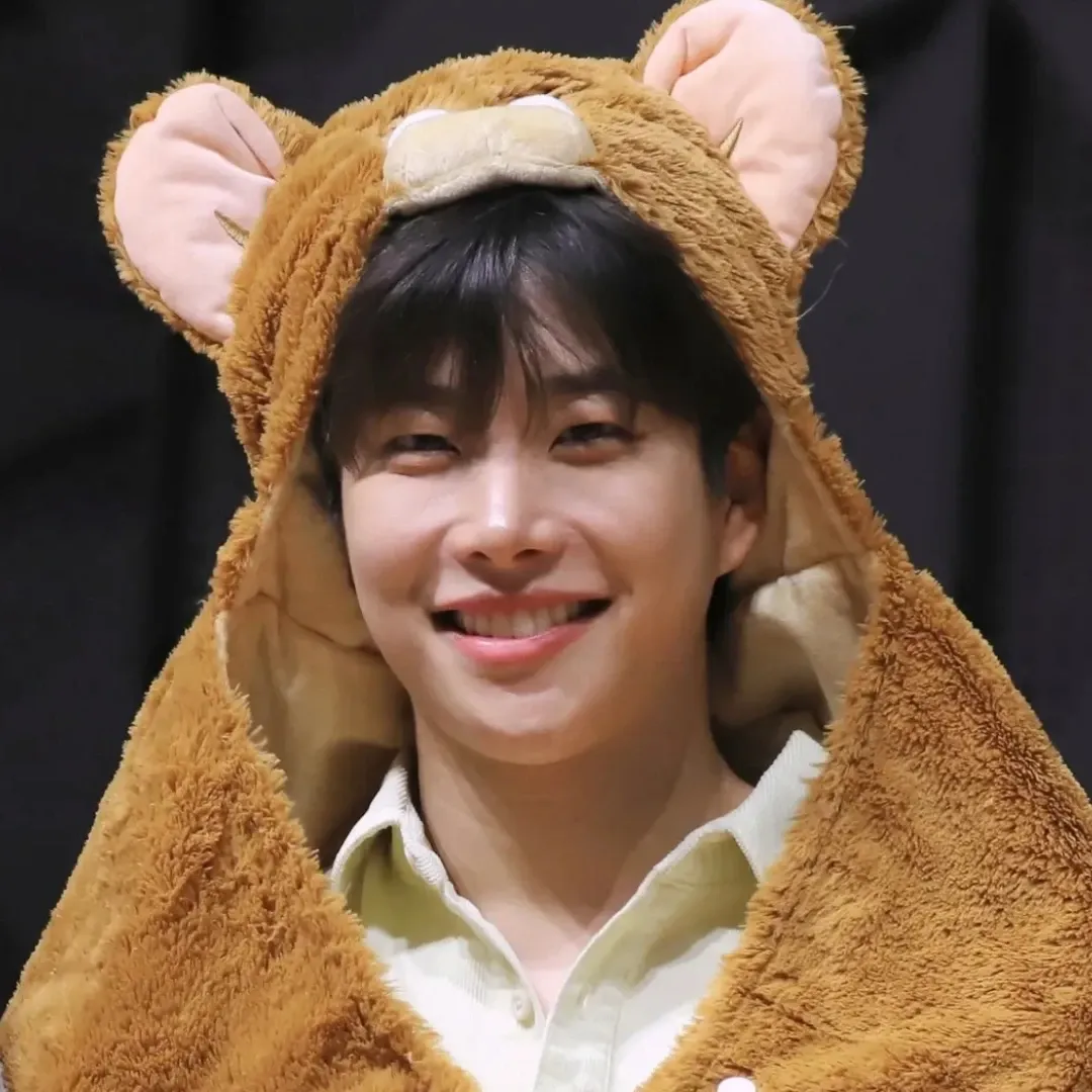 Latest photo of MJ (ASTRO)