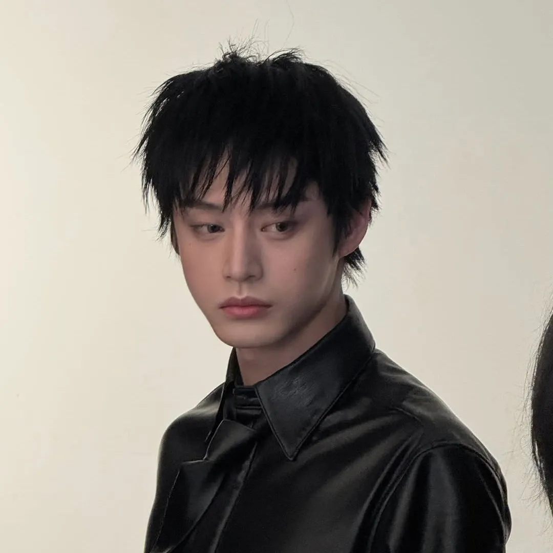 Recent activity shot of Kim Jiwoong (ZEROBASEONE)