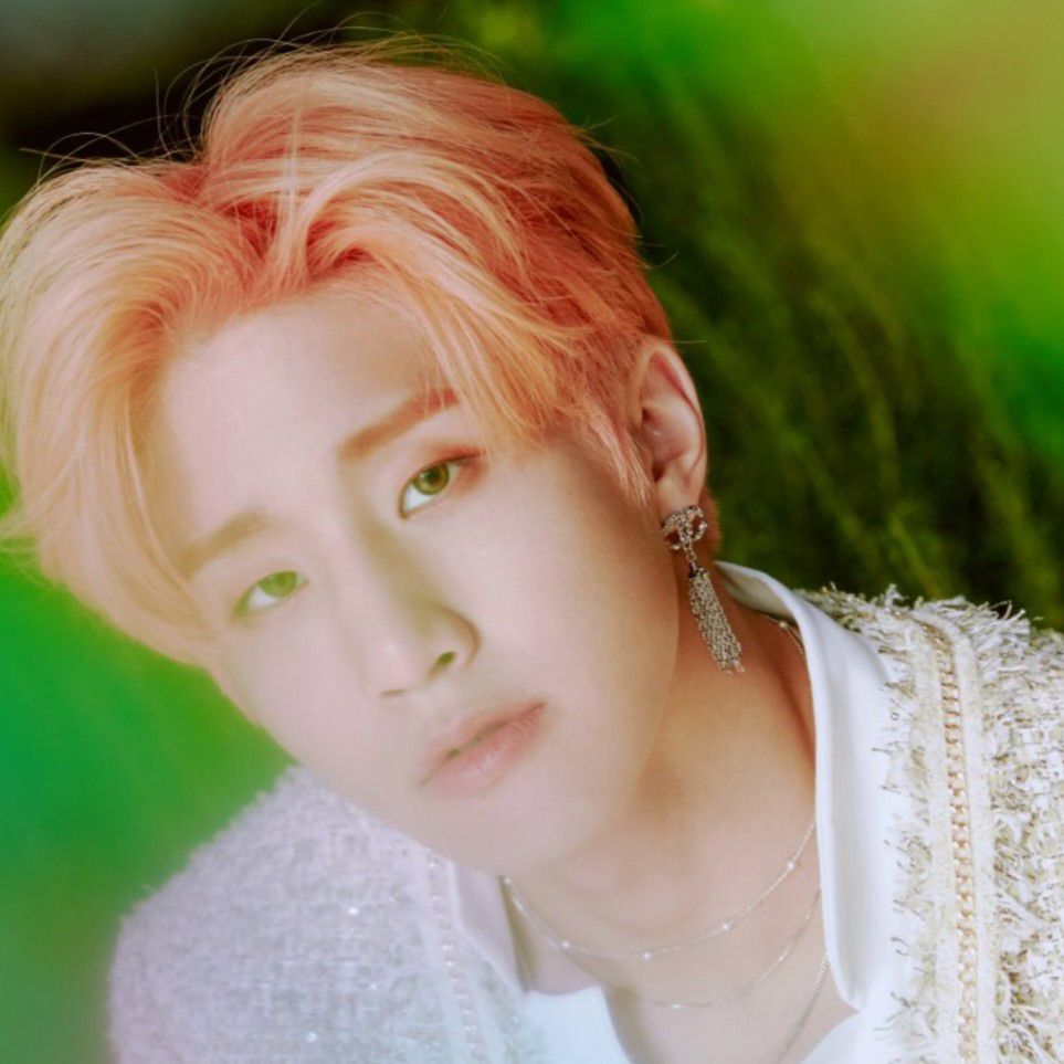 Latest photo of Jinjin (ASTRO)