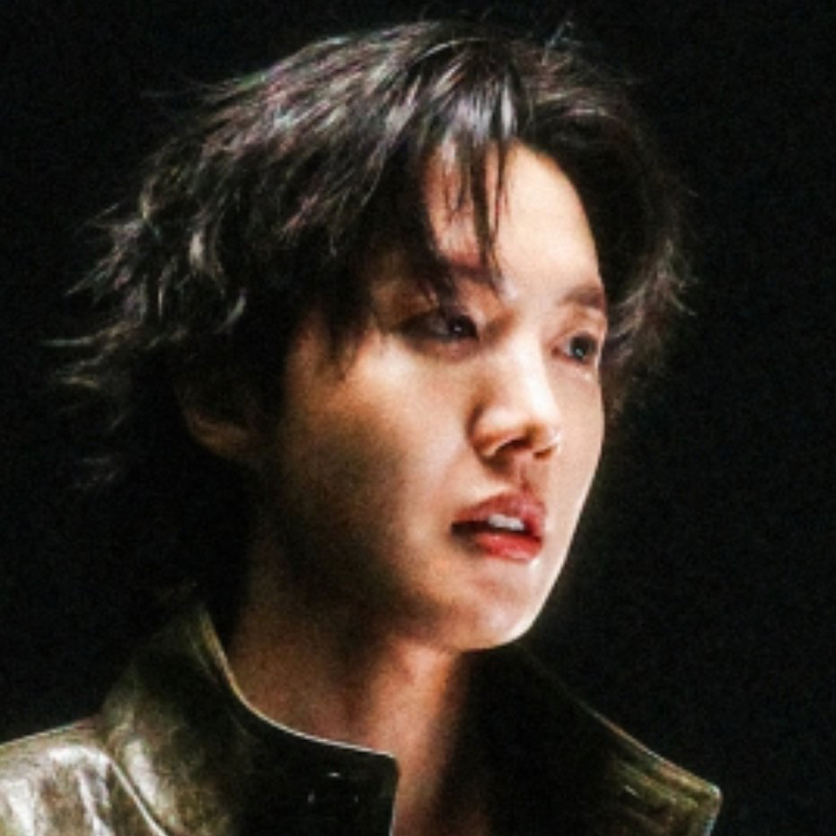 Momen yang diabadikan oleh penggemar j-hope (BTS)