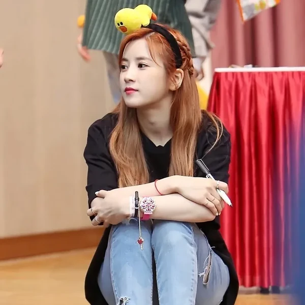 투표로 선정된 박초롱 (에이핑크)의 인기 프로필 이미지