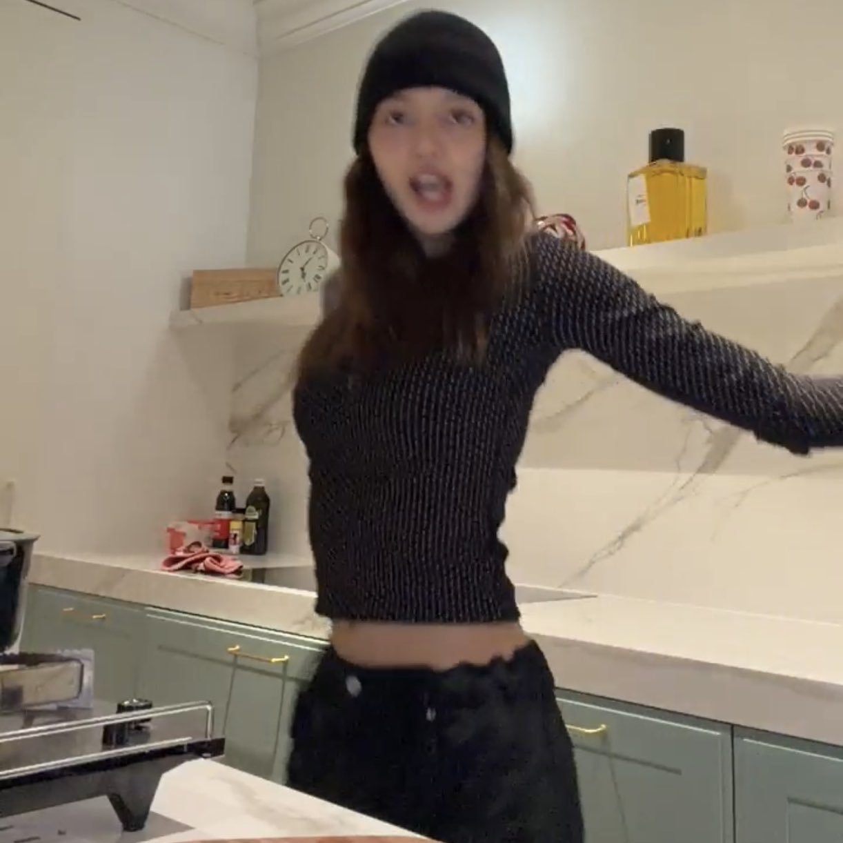Foto aktivitas terbaru Lisa (BLACKPINK)