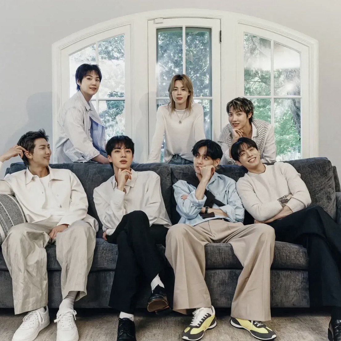 Behind-the-scenes cut of BTS