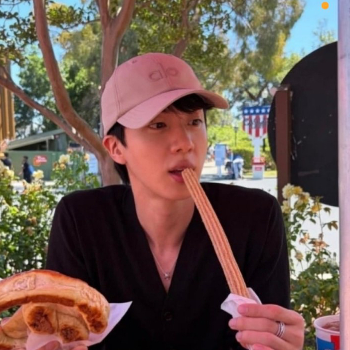 Potret di balik layar Jin (BTS)