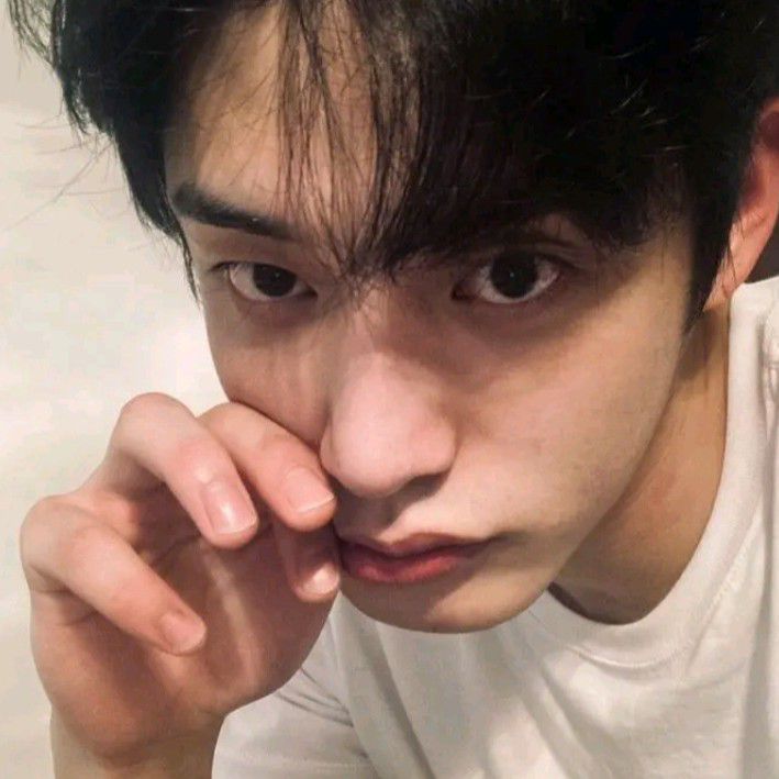 Latest photo of Kim Jiwoong (ZEROBASEONE)