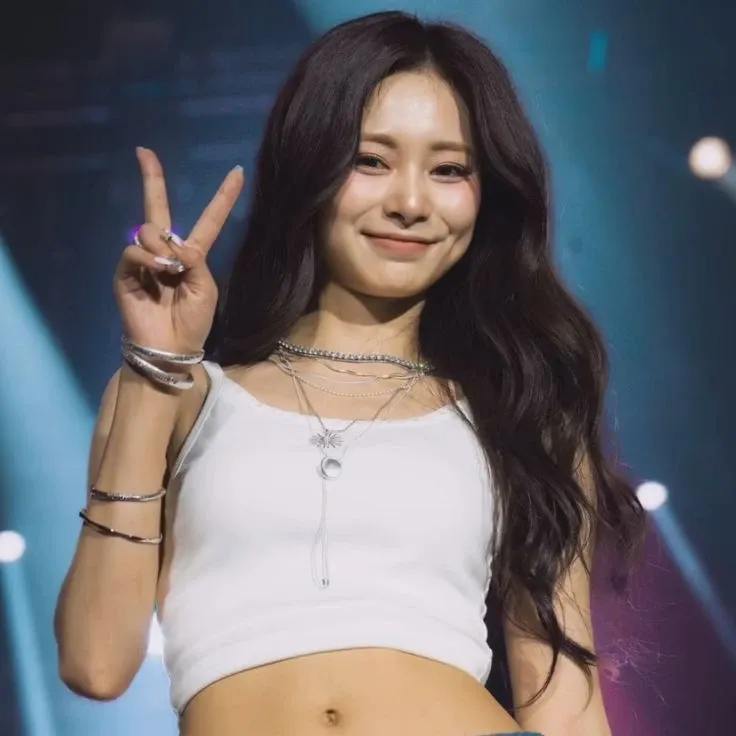Potret di balik layar Tzuyu (TWICE)