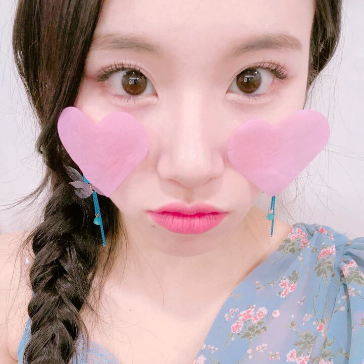 Foto aktivitas terbaru TWICE