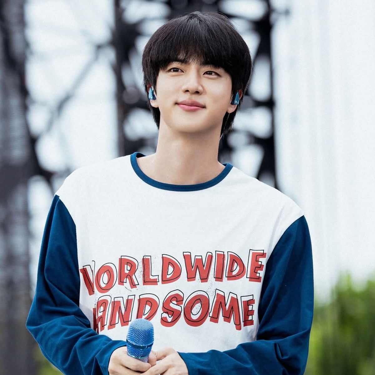 진 (방탄소년단)의 최신 사진