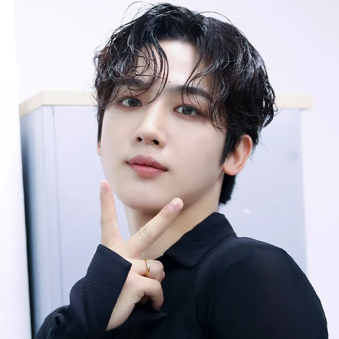 Latest photo of Kim Yohan (WEi)
