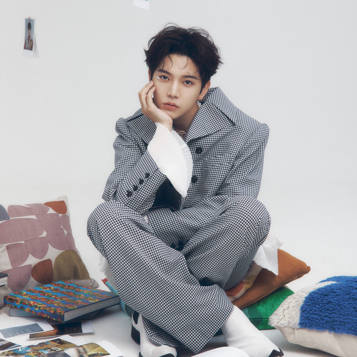 Behind-the-scenes cut of REN