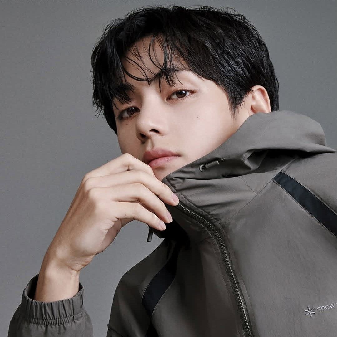 뷔 (방탄소년단) 최근 활동샷