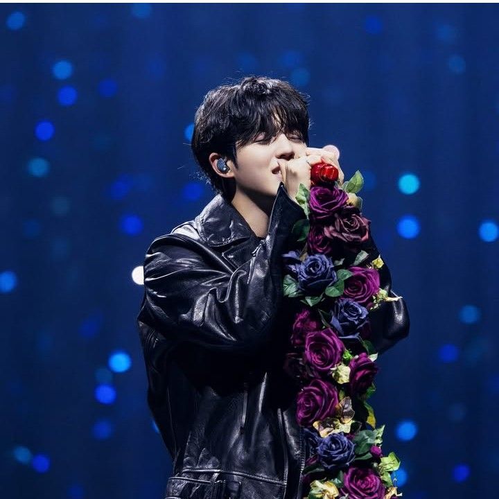 Recent activity shot of SEVENTEEN