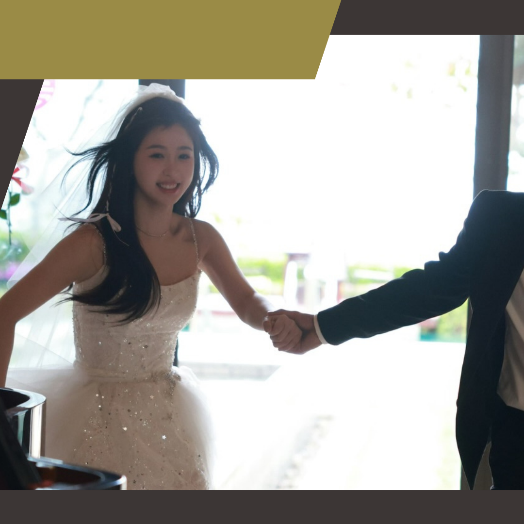 A moment captured by Esther Yu's fan