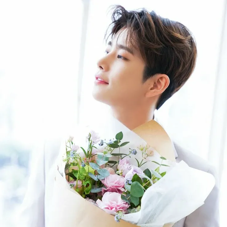 A moment captured by MJ (ASTRO)'s fan