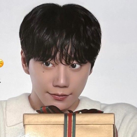 Behind-the-scenes cut of Lee Junyoung