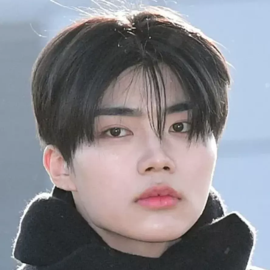 박건욱 (제로베이스원)의 최신 사진