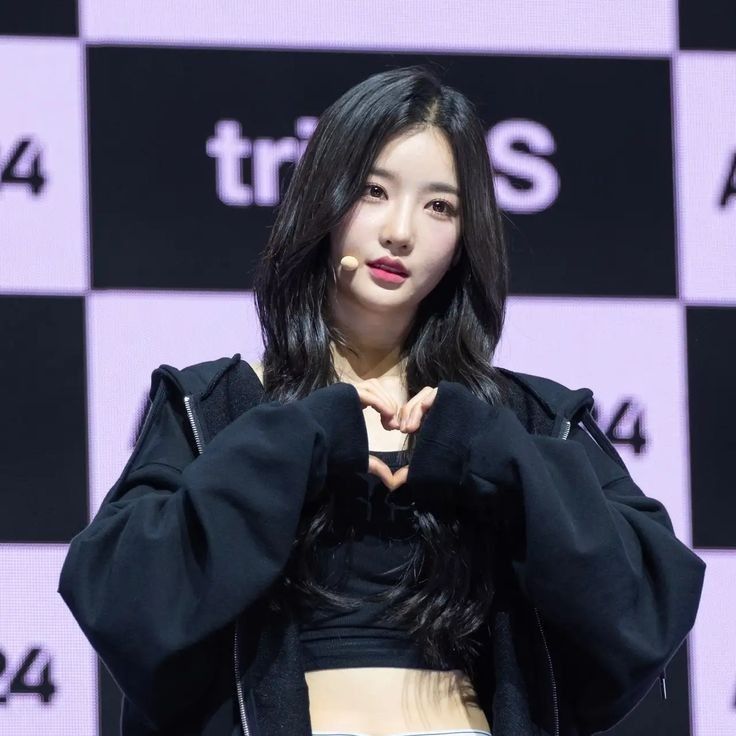 Behind-the-scenes cut of Kim Yooyeon (tripleS)