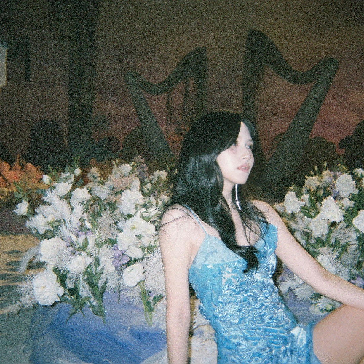 Behind-the-scenes cut of Mina (TWICE)