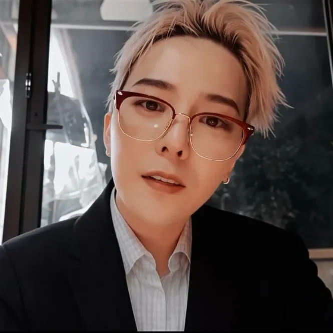 Recent activity shot of G-DRAGON (BIGBANG)