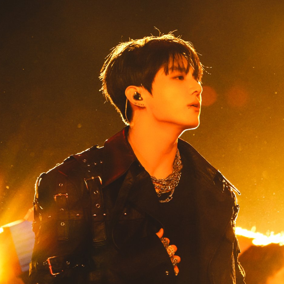 Foto aktivitas terbaru Jungkook (BTS)
