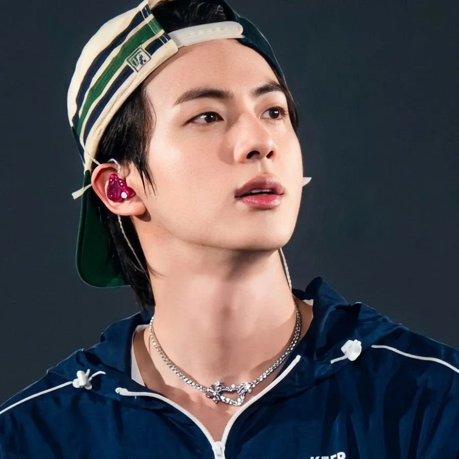 Behind-the-scenes cut of Jin (BTS)