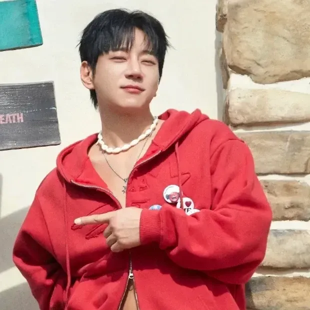 Recent activity shot of Hwang Chiyeol