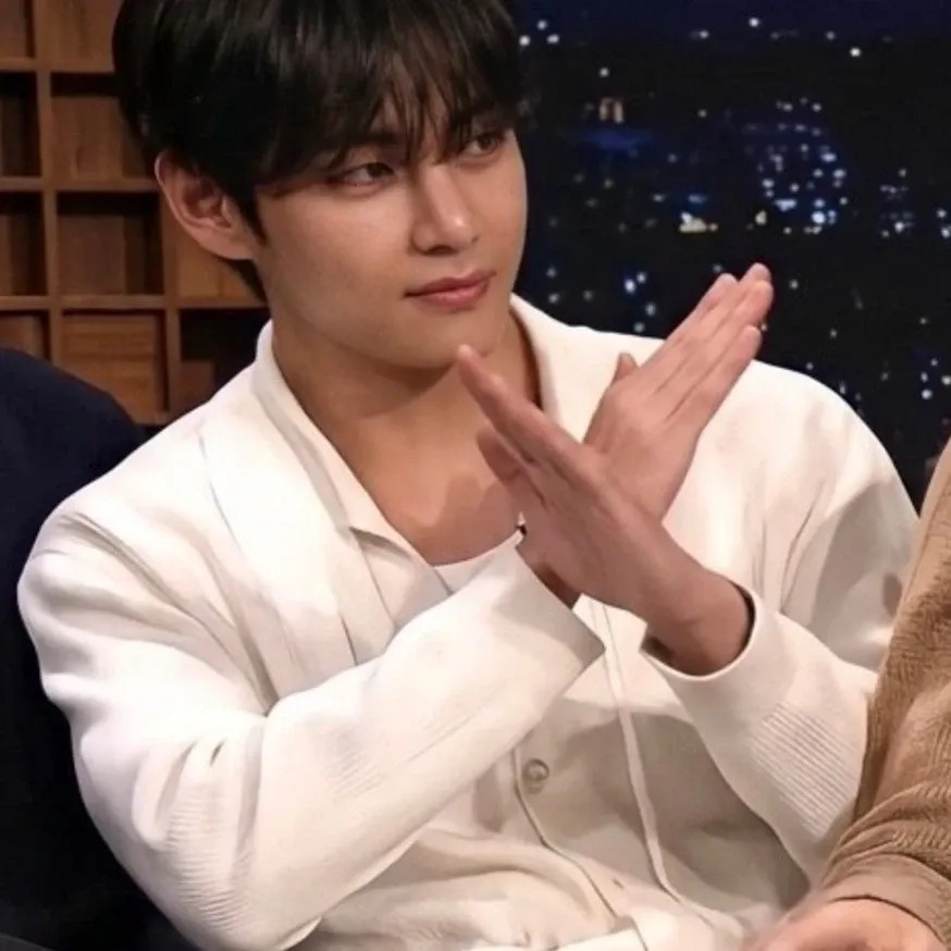 Foto terbaru V (BTS)