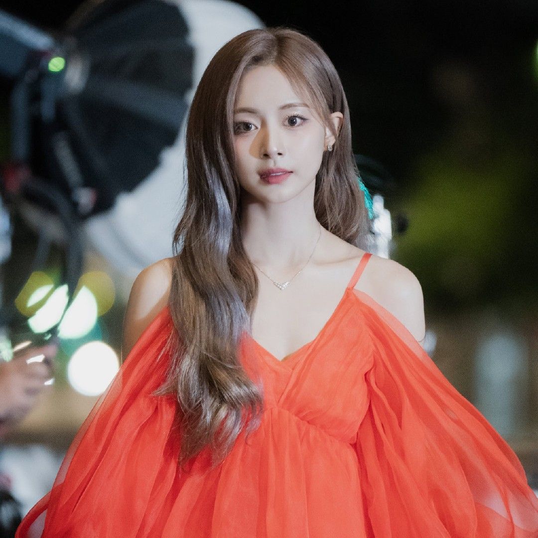 Foto terbaru Tzuyu (TWICE)