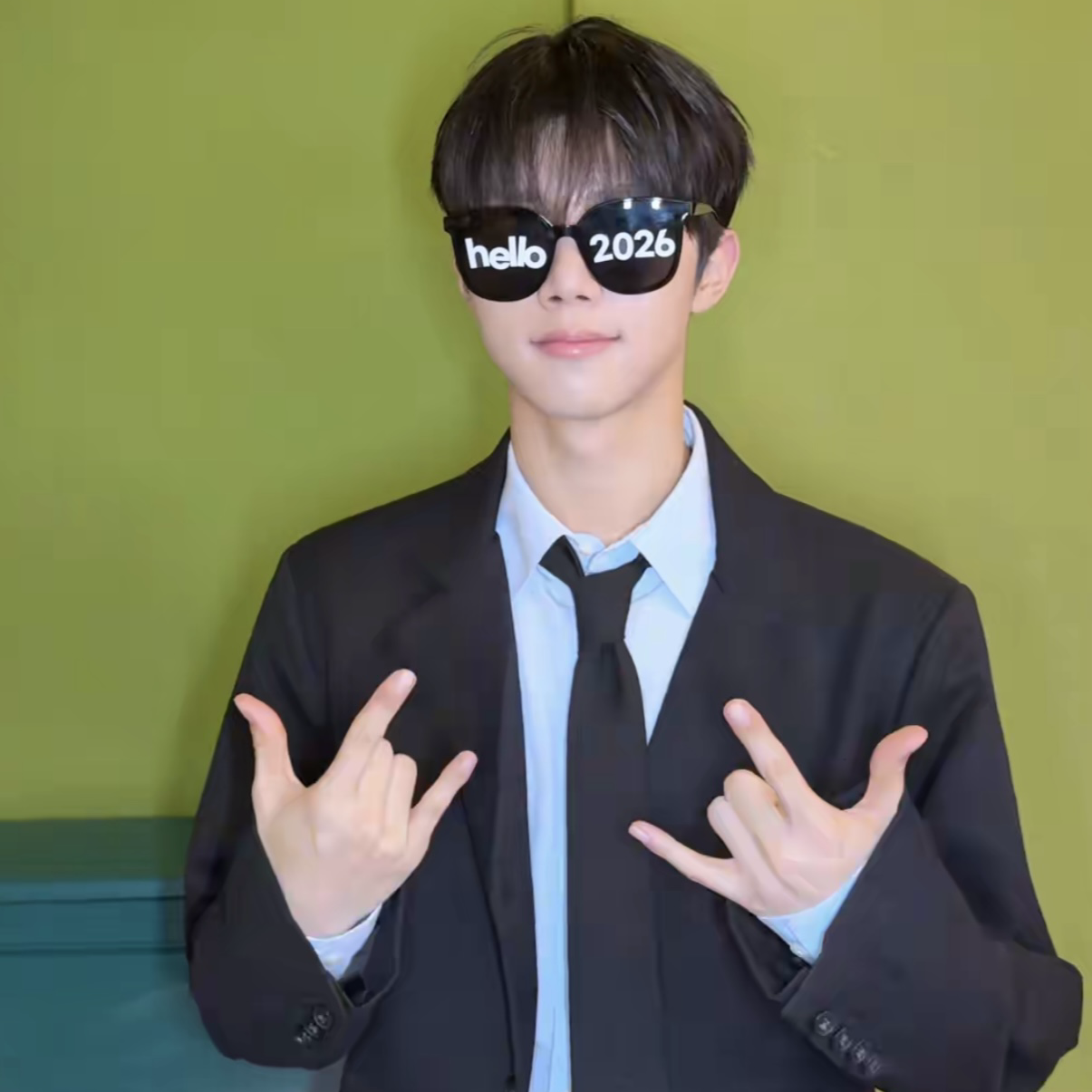 Behind-the-scenes cut of Hyunwoo (Xikers)