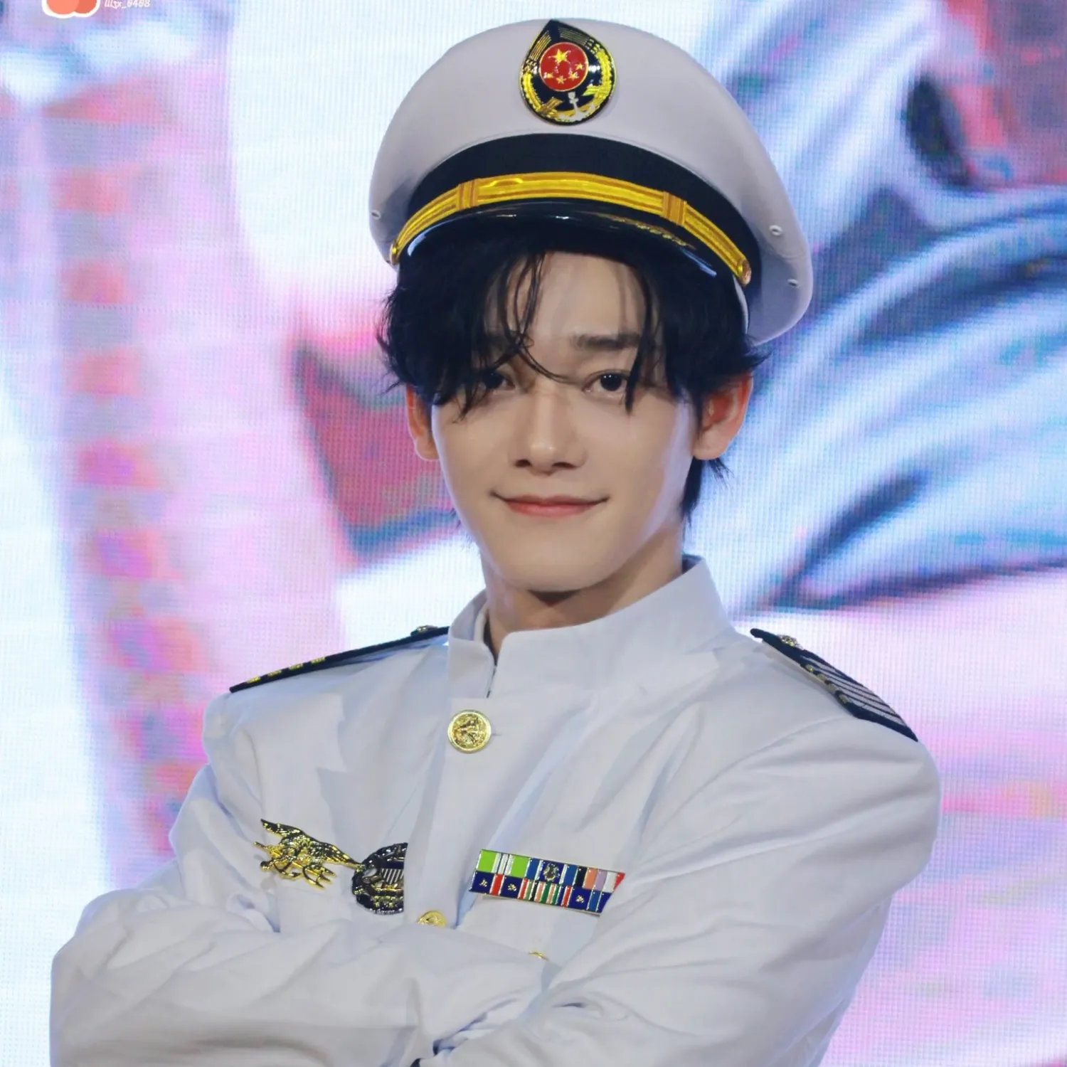 Behind-the-scenes cut of Chen (EXO)
