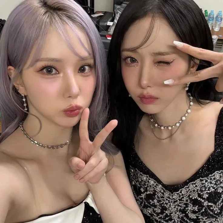 A moment captured by SinB (GFRIEND, VIVIZ)'s fan
