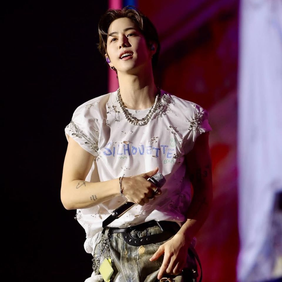 Behind-the-scenes cut of Mark (GOT7)