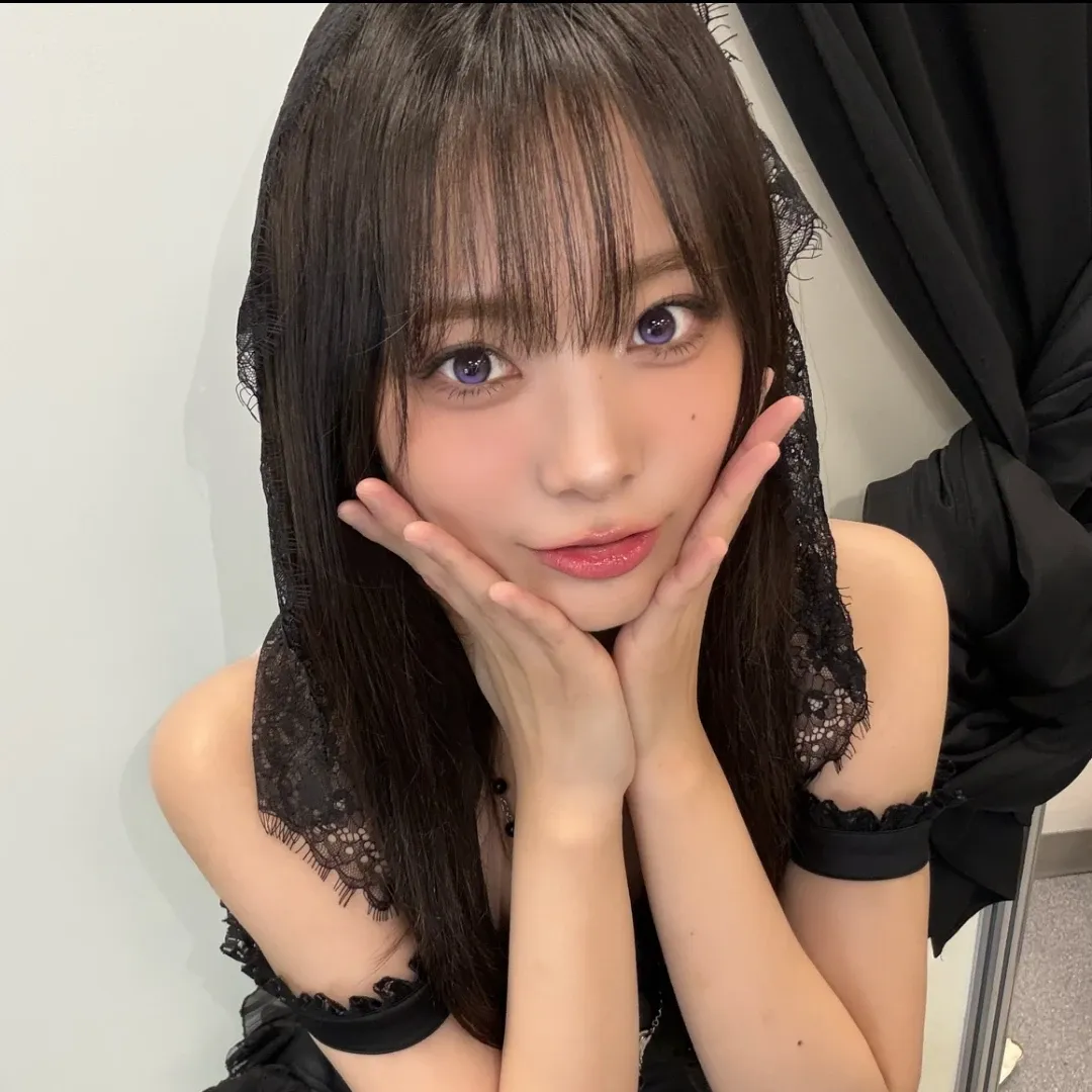 Latest photo of Siyeon (QWER)
