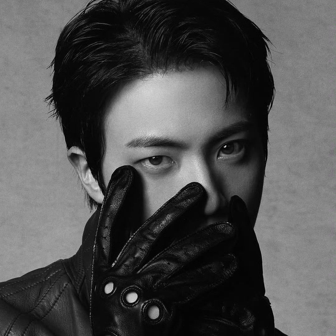 진 (방탄소년단) 최근 활동샷