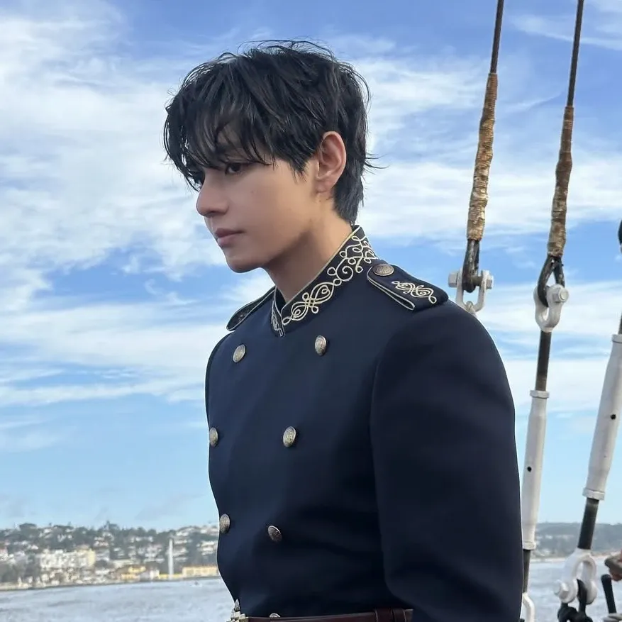 V (BTS)の舞台裏ショット