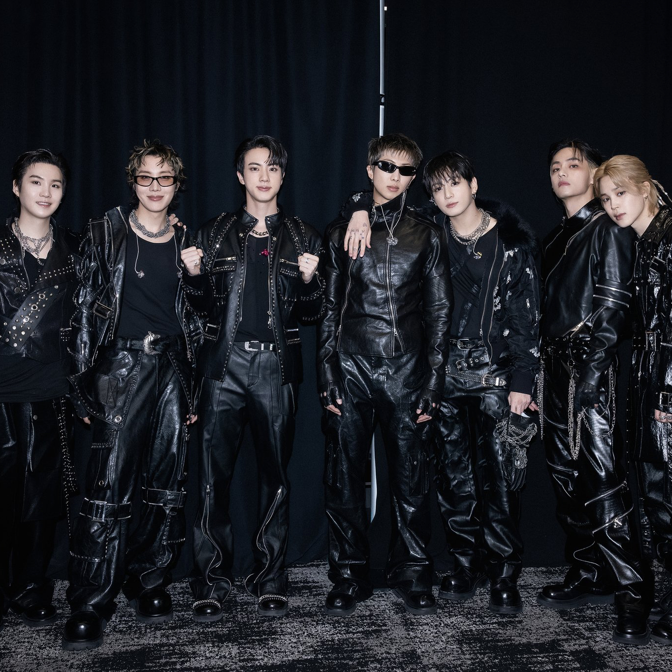 Behind-the-scenes cut of BTS