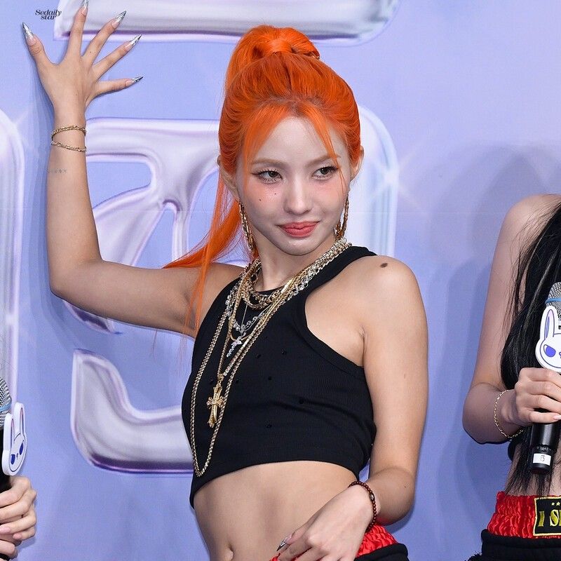 Behind-the-scenes cut of Soyeon (i-dle)