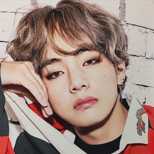 뷔 (방탄소년단) 최근 활동샷