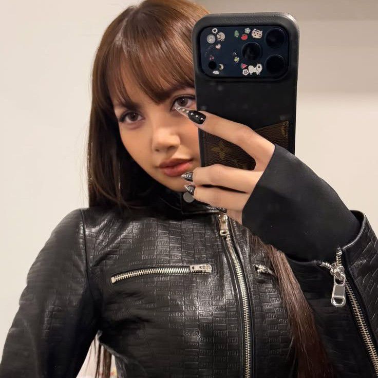 Foto terbaru Lisa (BLACKPINK)