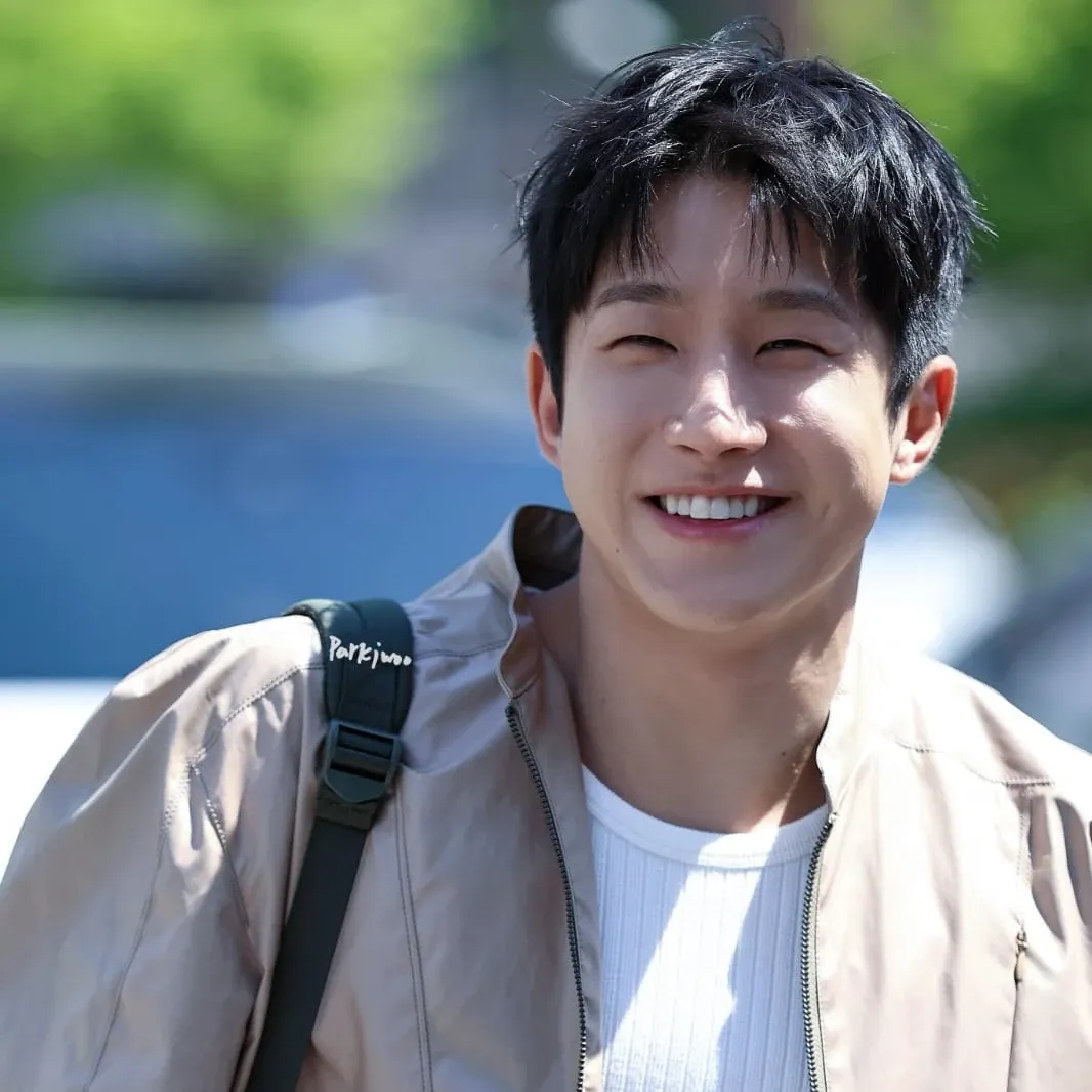 Latest photo of Jinjin (ASTRO)