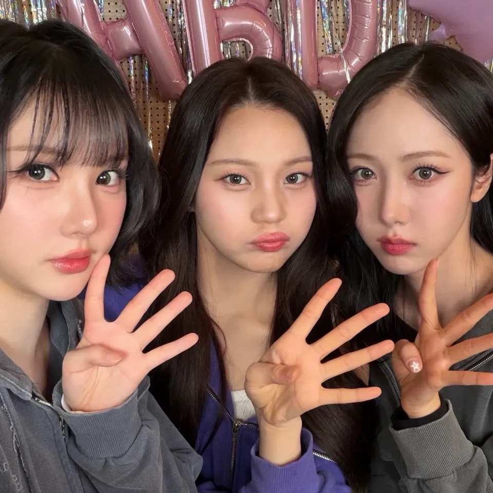 Momen yang diabadikan oleh penggemar VIVIZ