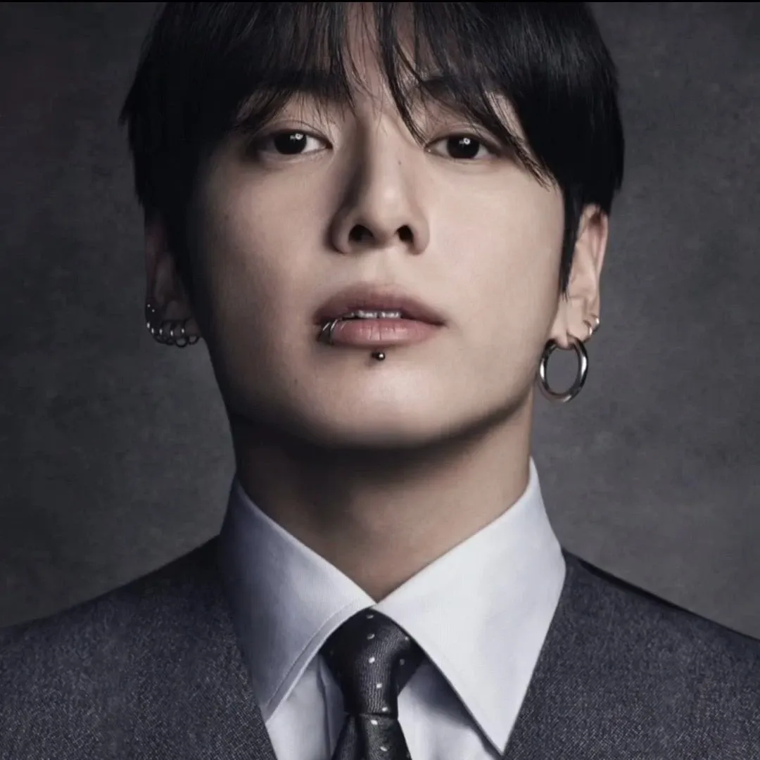 Behind-the-scenes cut of BTS