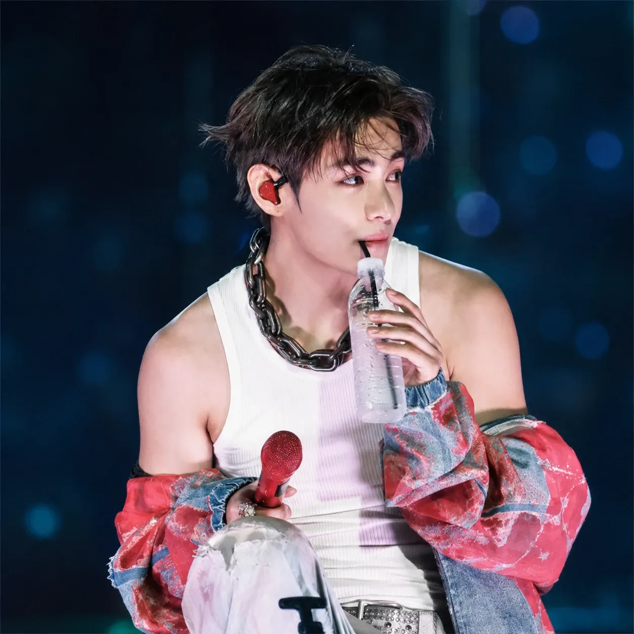 V (BTS)の最近の活動写真