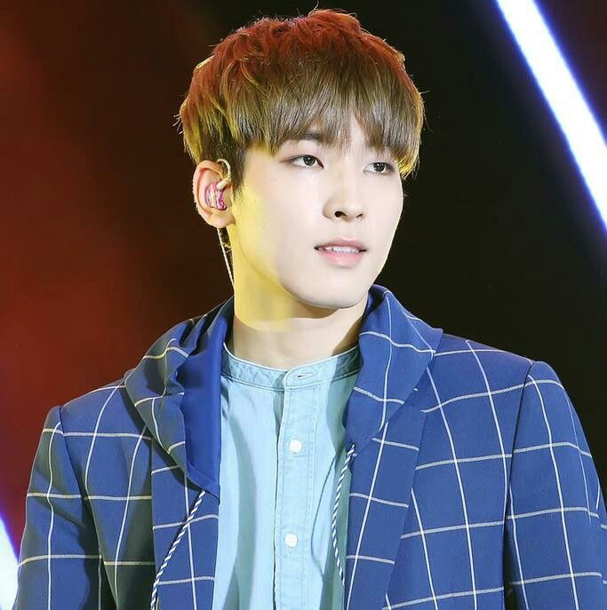 Behind-the-scenes cut of Wonwoo (SEVENTEEN)