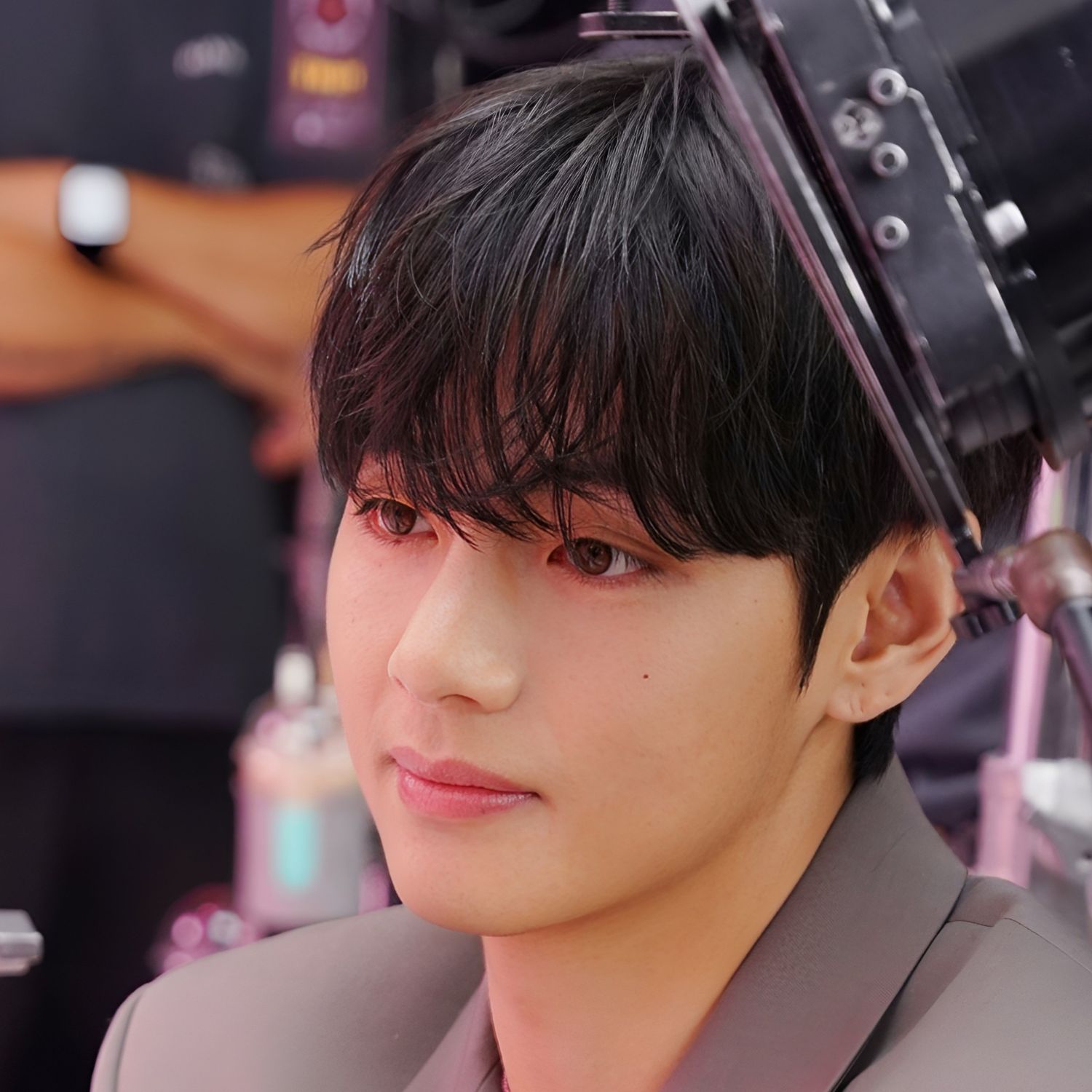 뷔 (방탄소년단)의 비하인드 컷