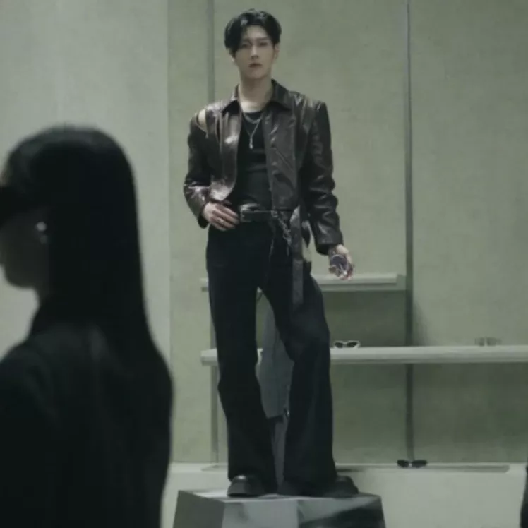 Behind-the-scenes cut of Ricky