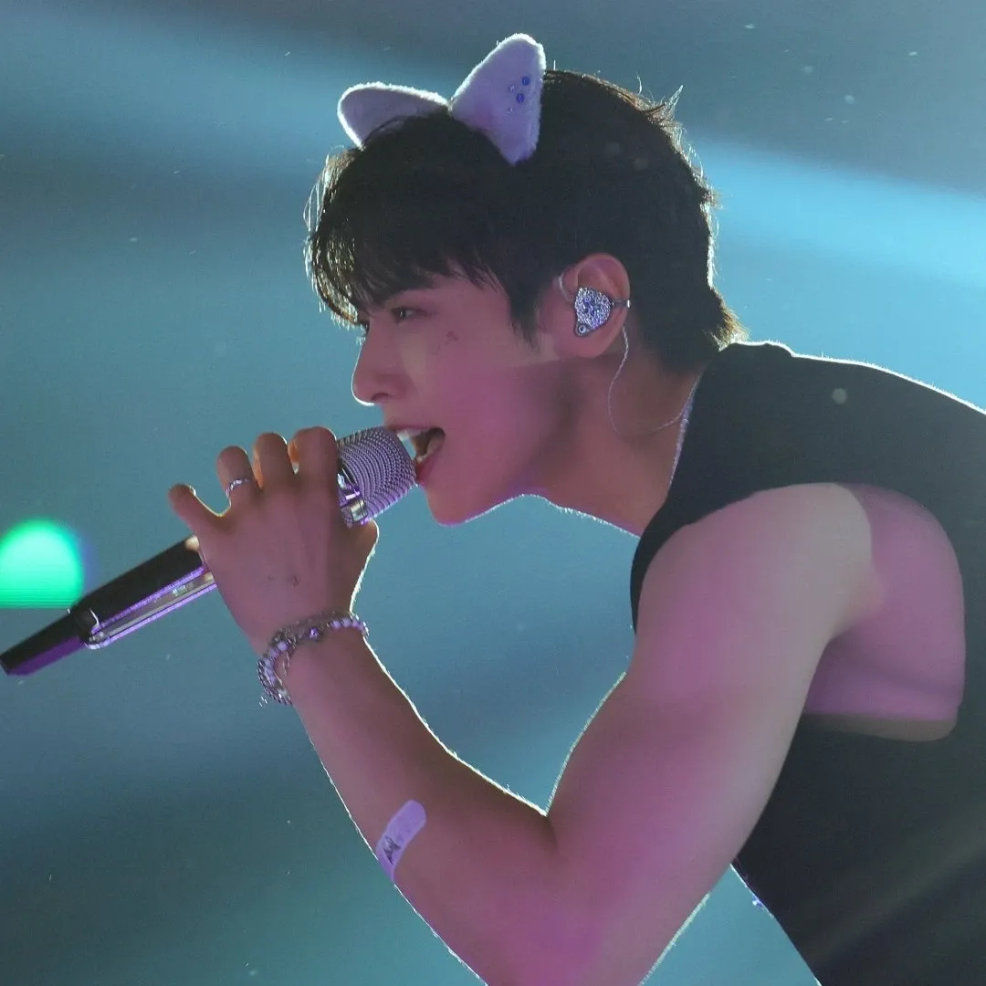 A moment captured by Eunwoo (ASTRO)'s fan