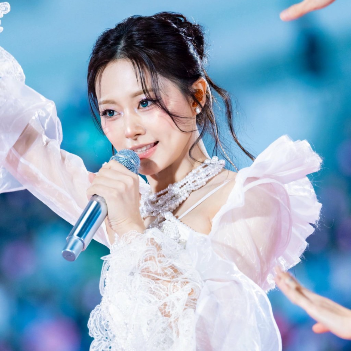 Momen yang diabadikan oleh penggemar Tzuyu (TWICE)